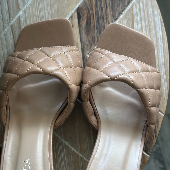 NEW‼️ Beige Quilted Slide-In Heels - Picture 3 of 7